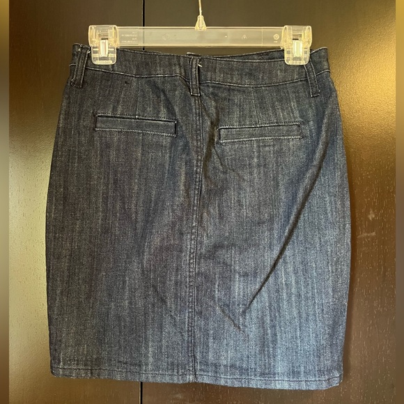 Banana Republic Denim Skirt, size 2 (size 26) - Picture 2 of 3